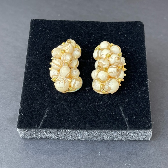 Vintage “Forbidden Fruit” Clip Earrings - Picture 4 of 10